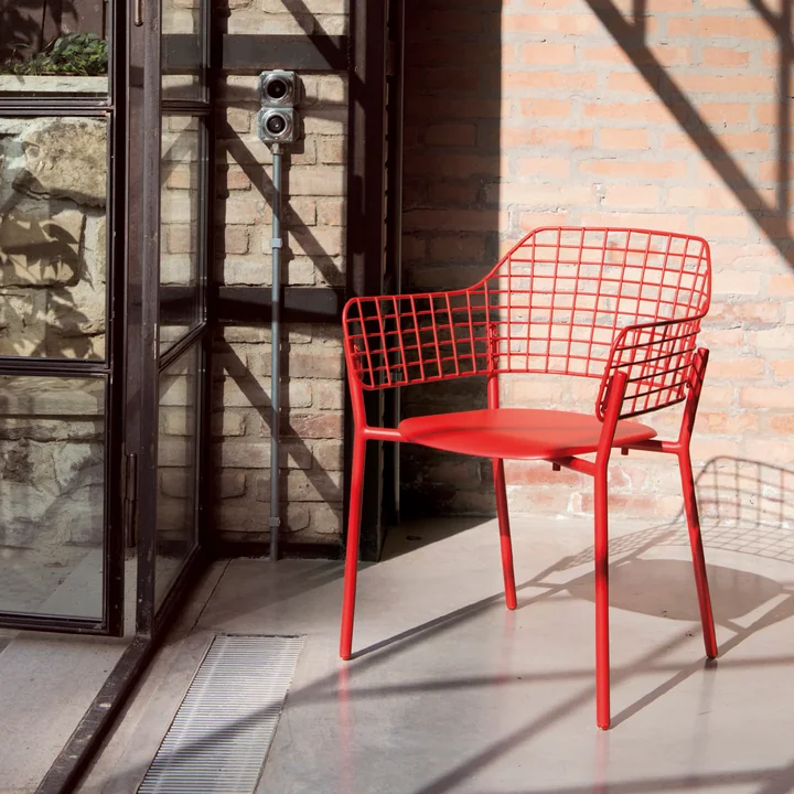 Lyze Chaise avec accoudoirs de Emu