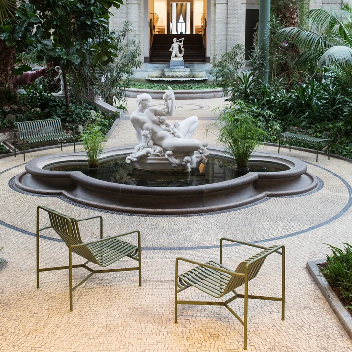 Palissade Lounge Chair, Dining Bench et Banc de HAY