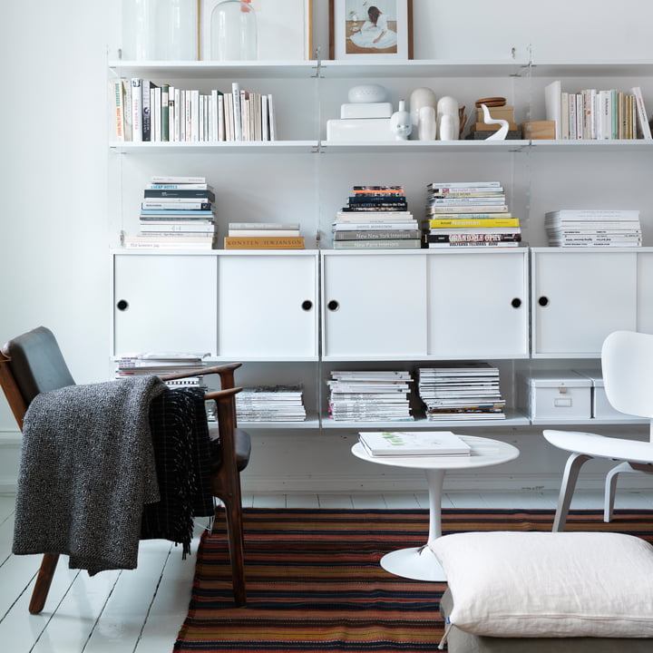 Module d'armoire avec portes coulissantes de String en blanc