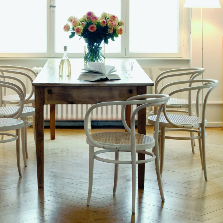 209 Chaise en bois courbé de Thonet