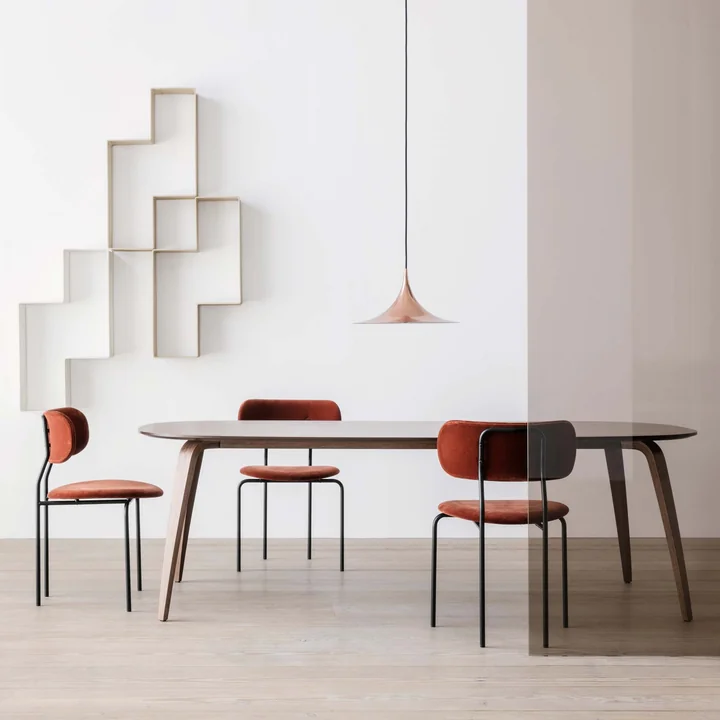 Table de salle à manger avec Semi Lampe suspendue et bibliothèque Dédal