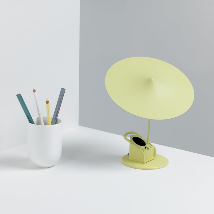 w153 île table lamp de Wästberg en jaune clair