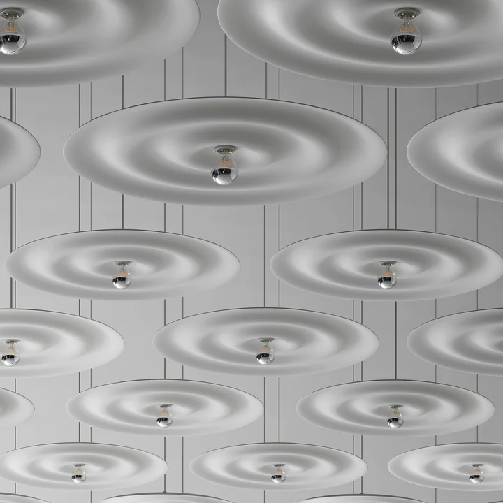 Suspension lumineuse Alma par Wästberg en blanc signalisation