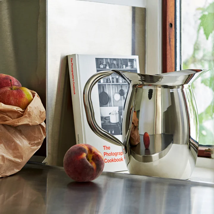 Carafe indienne en acier par HAY