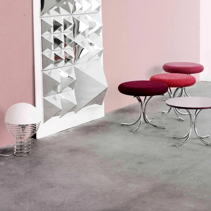 Verpan - Sculptures miroir sur le mur