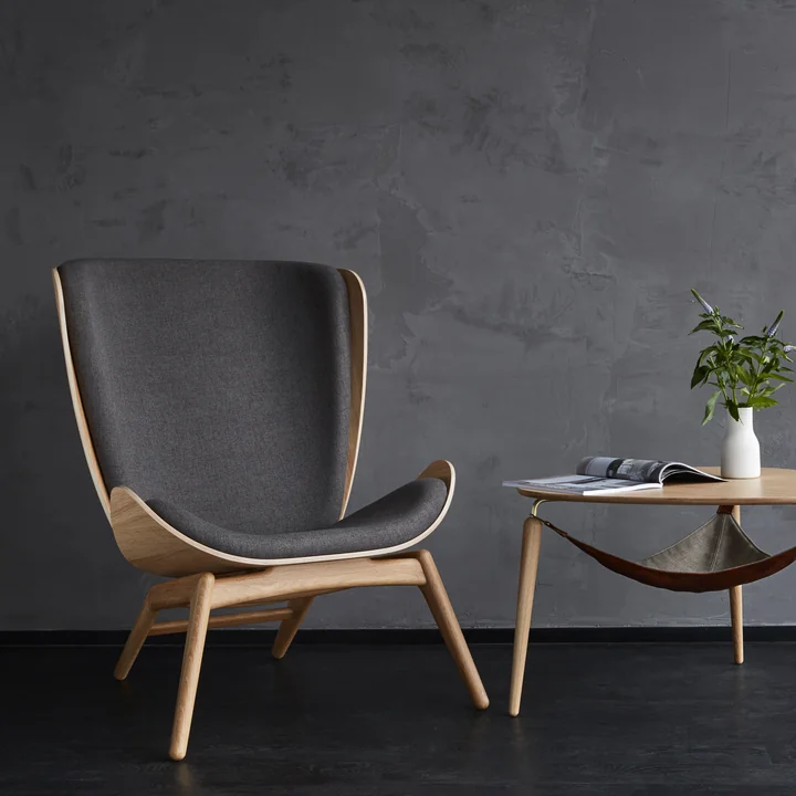 Le fauteuil The Reader de Umage avec table d’appoint