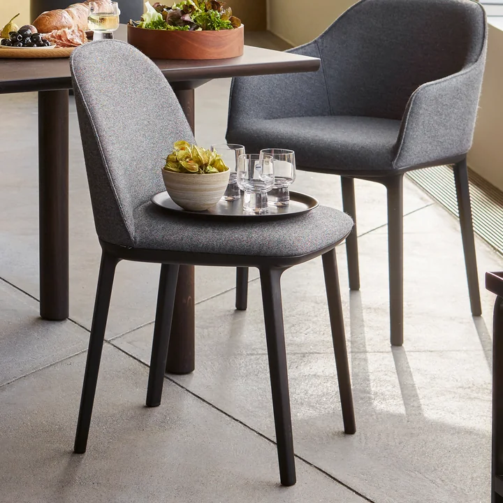 La Side Chair Softshell de Vitra, basic dark, gris sierra / nero (Plano 74), patins en feutre