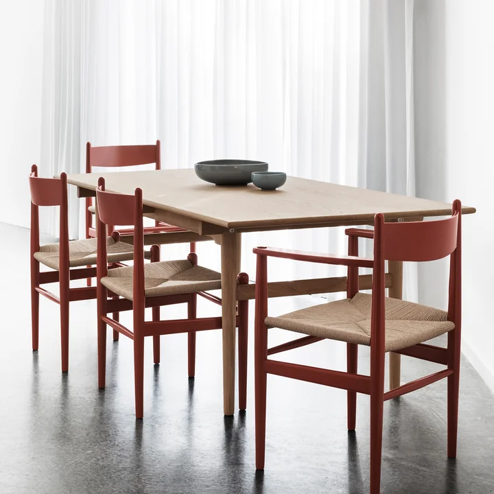La table à manger CH327 avec Elbow Chair de Carl Hansen