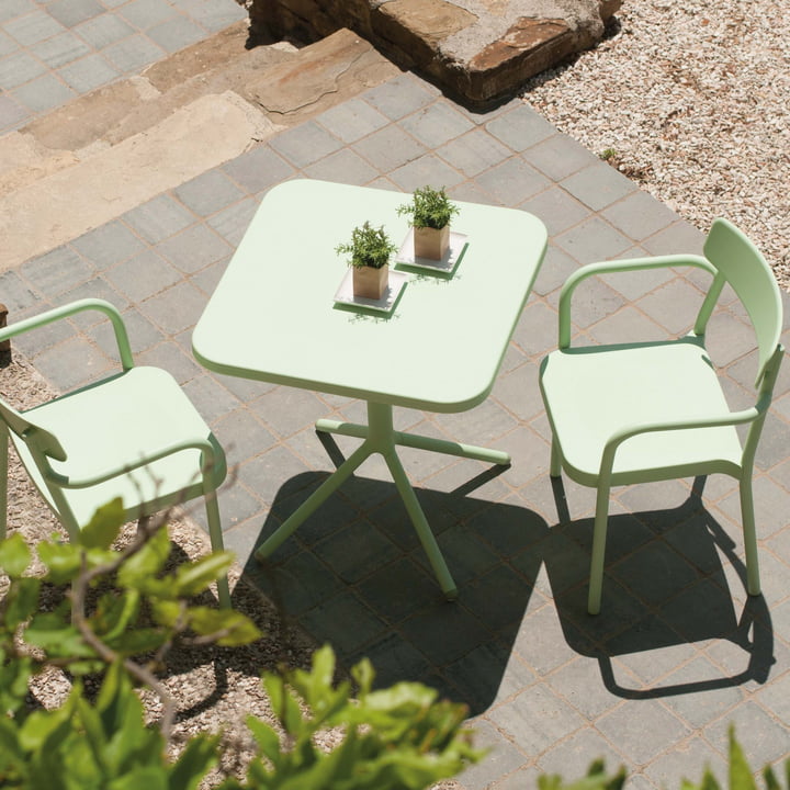 Emu - Grace Série, table et fauteuil de bistrot
