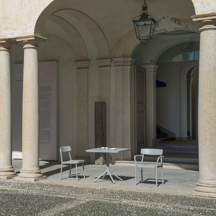 Emu - Collection Grace, table de bistrot et chaise