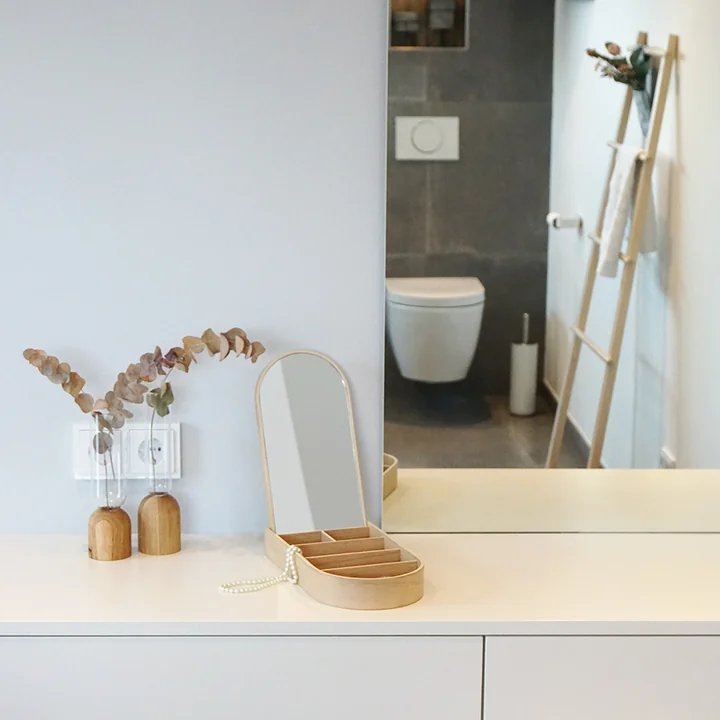 Jewellery Box de Audo dans la salle de bains