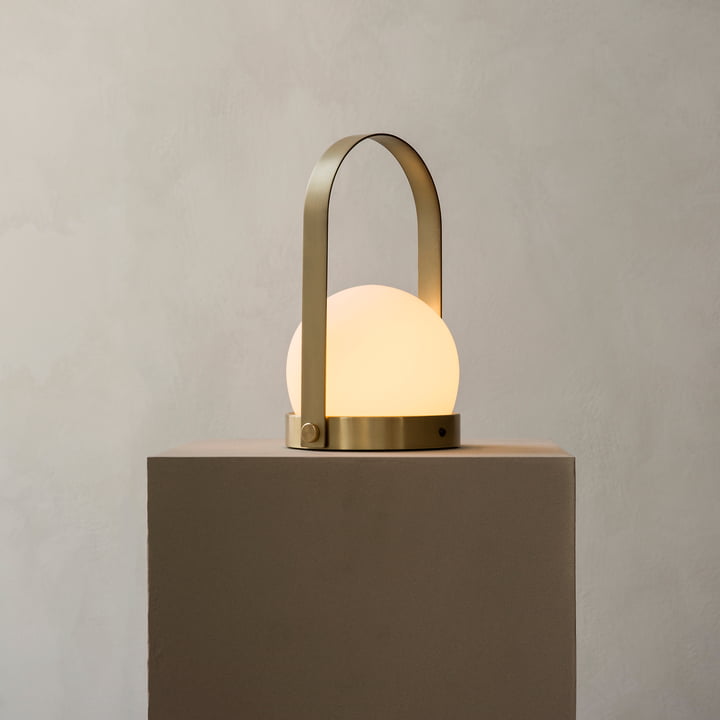 Carrie LED Lamp de Audo en laiton