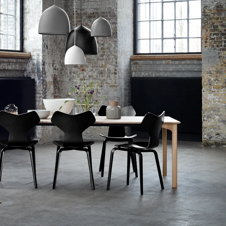 Fritz Hansen - Grand Prix Chaise, frêne teinté noir / boisges