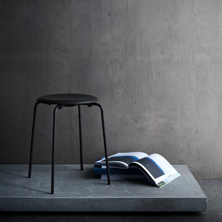 Dot Tabouret de Fritz Hansen - cuir noir / piètement noir