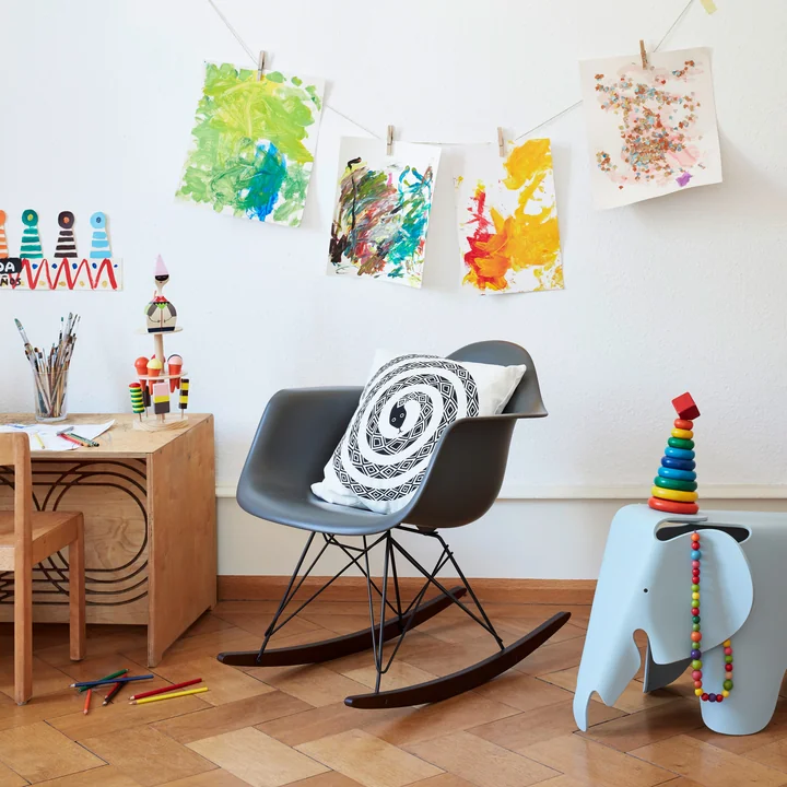 Vitra Chambre d'enfant avec fauteuil à bascule Eame