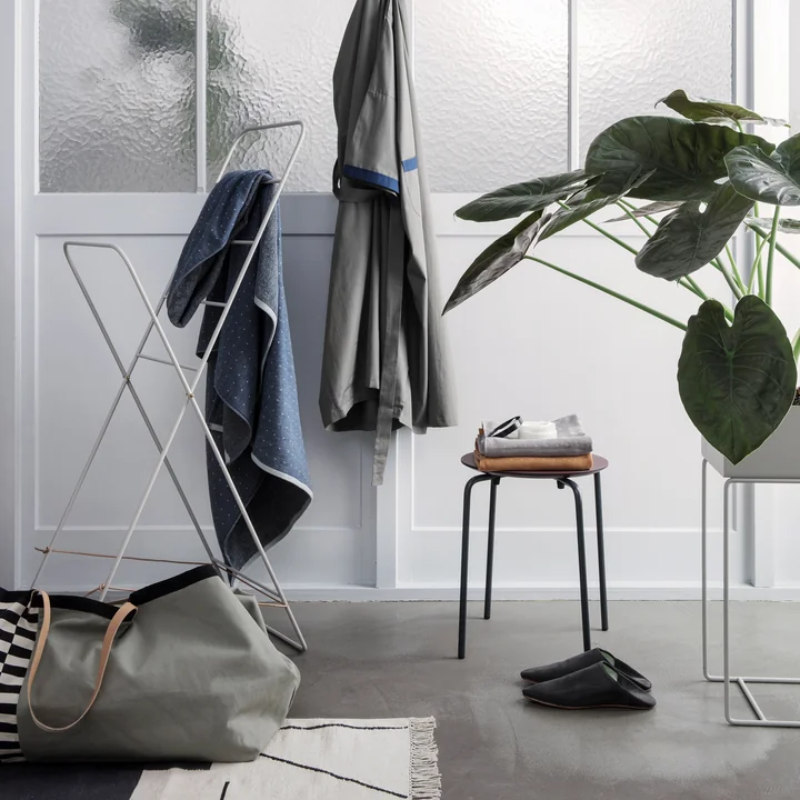 Herman Tabouret, Herman Porte-manteaux et Herman Grand sac de Ferm Living