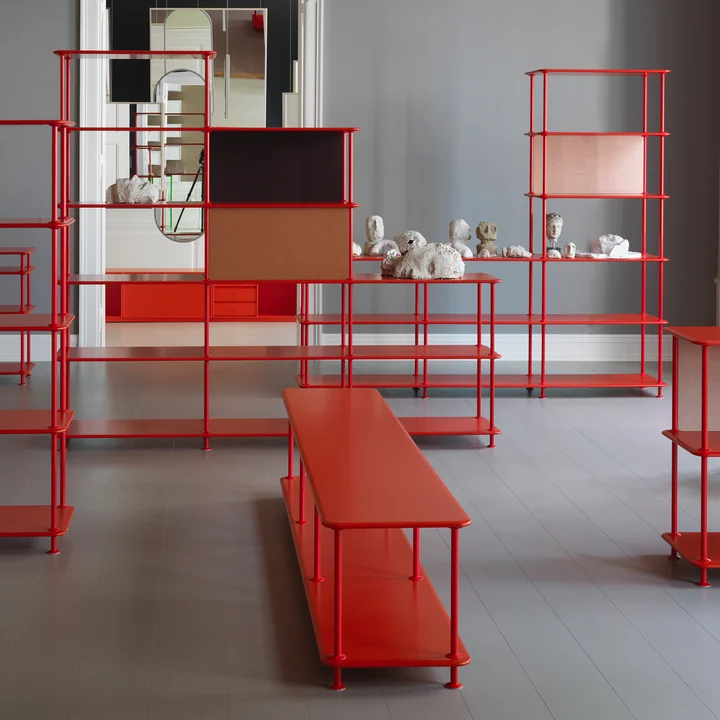 Modules d'étagères Montana gratuits en rouge porcelaine