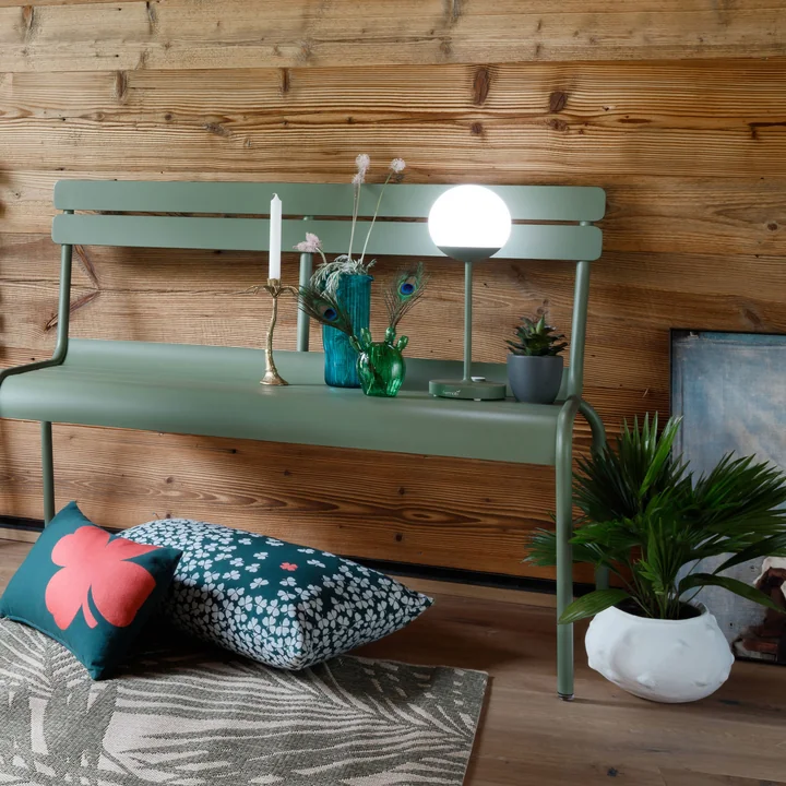 Luxembourg Banc avec Mooon ! Lampe LED rechargeable de Fermob