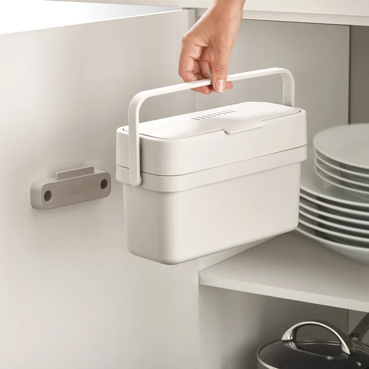 Compo 4 Corbeille à déchets organiques Compo 4 avec support par Joseph Joseph en gris