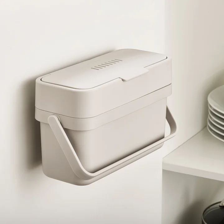 Compo 4 Corbeille à déchets organiques Compo 4 avec support par Joseph Joseph en gris