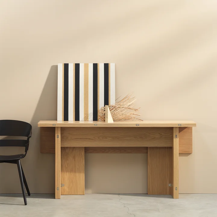 Flip Table, pliable 3 fois en chêne de Design House Stockholm - Pliage 3 comme sideboard