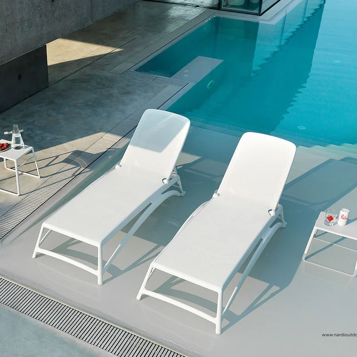 Atlantico Outdoor Chaise longue de Nardi en combinaison à la piscine