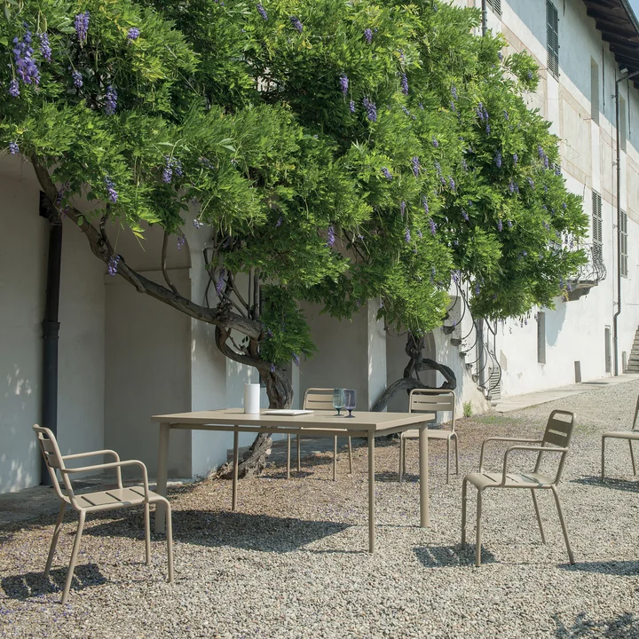 Star Chaise et table de Emu