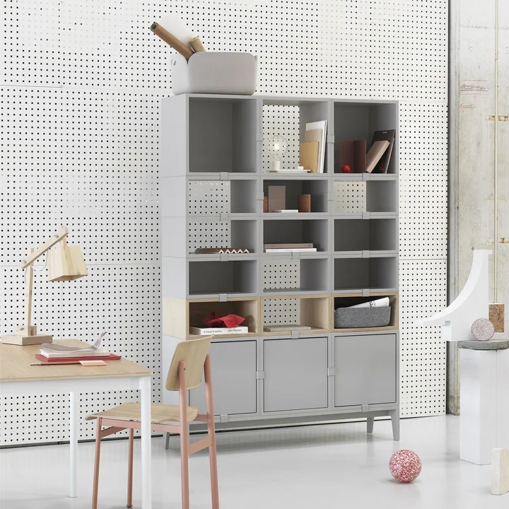 Stacked Système d'étagères en gris clair de Muuto