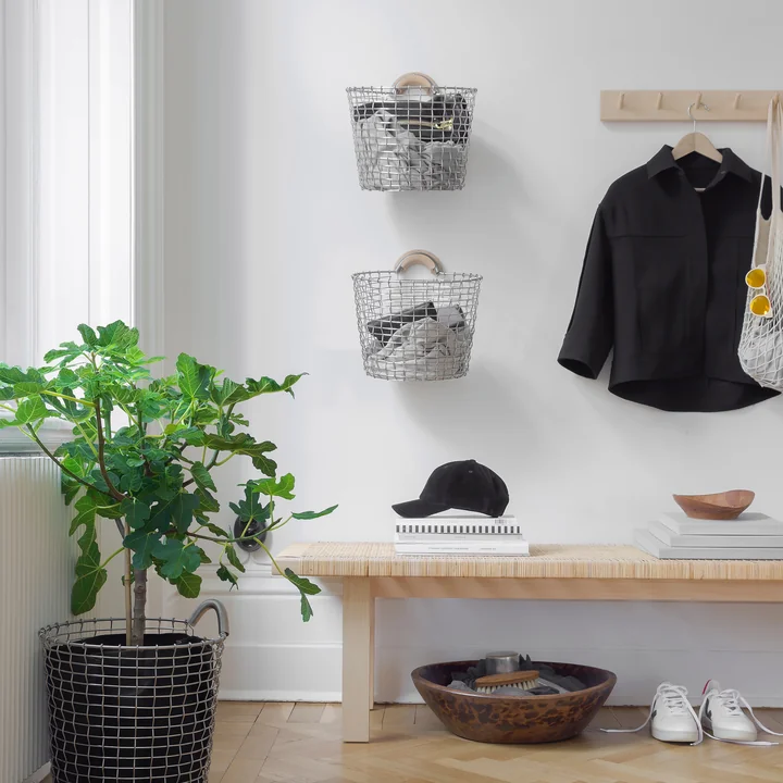 Poubelle 16 avec cintre à poubelle de Korbo