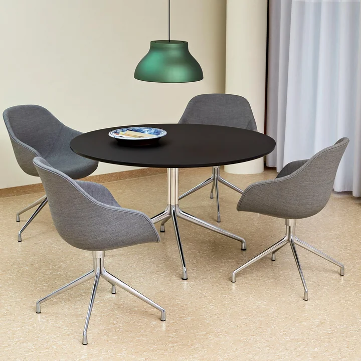 About A Chair AAC 121 avec PC Suspension de HAY