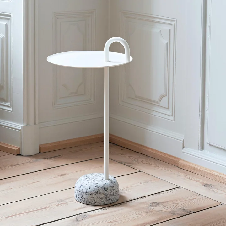 Table d'appoint Bowler par HAY dans la salle