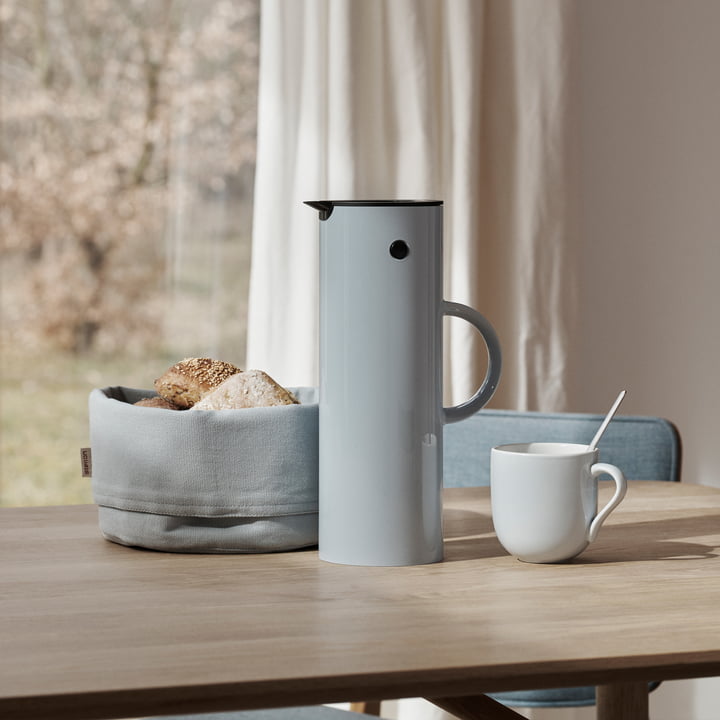 Pot isolant EM 77 et sac à pain de Stelton in cloud