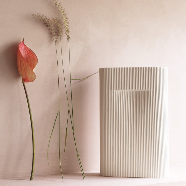 Ridge Vase de Muuto en blanc cassé