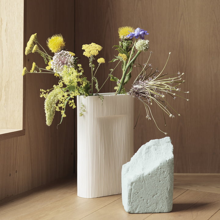 Ridge Vase de Muuto en blanc cassé