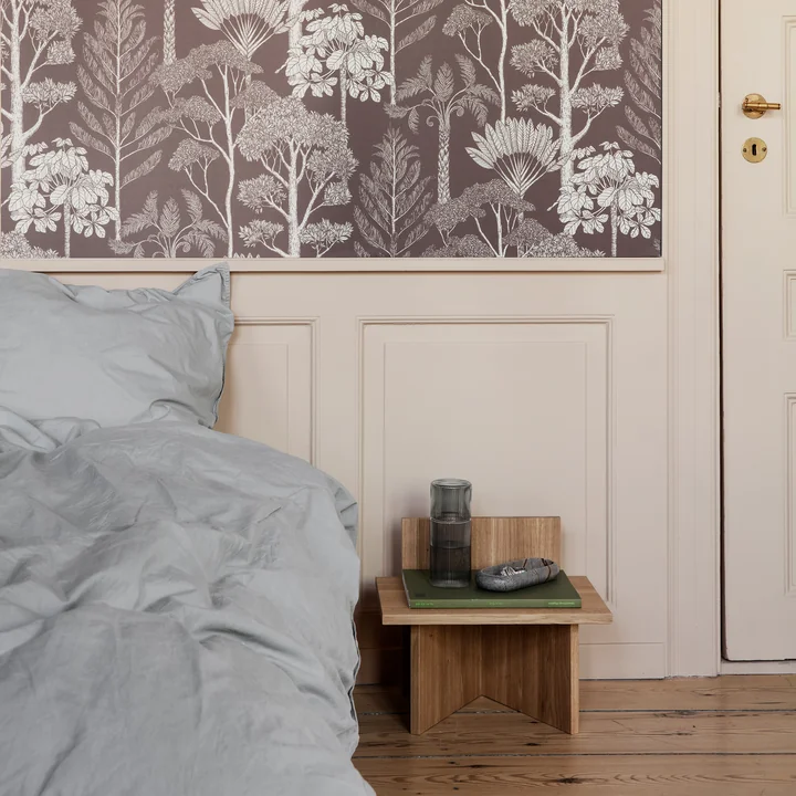 Tabouret oblique / étagère de Ferm Living in oak laqué mat