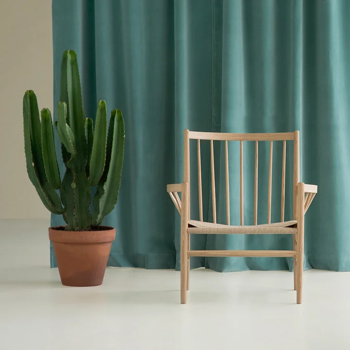 J82 Chaise longue, chêne laqué mat / tissage naturel FDB Møbler