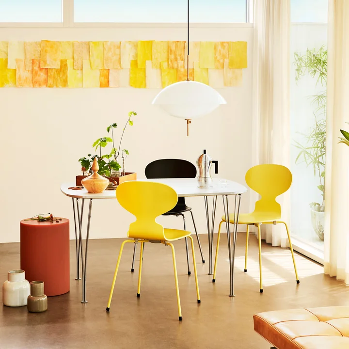 FH125 table et chaise fourmi par Fritz Hansen