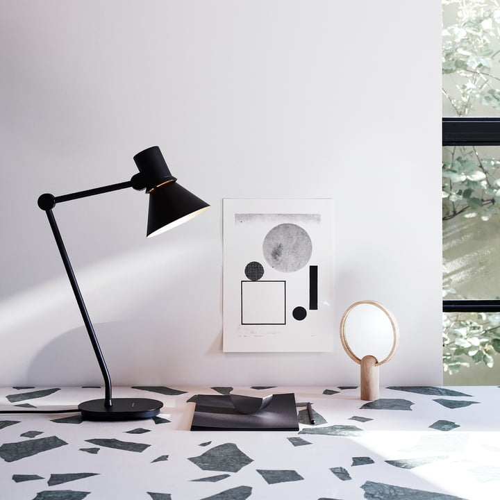 Lampe de table Type 80 de Anglepoise sur le bureau