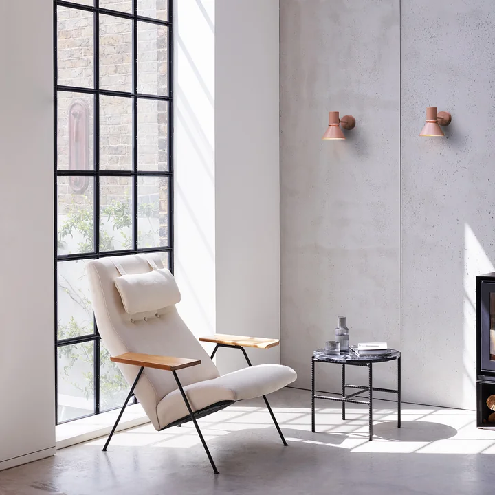 Type 80 Applique murale, Rose Pink de Anglepoise dans le salon