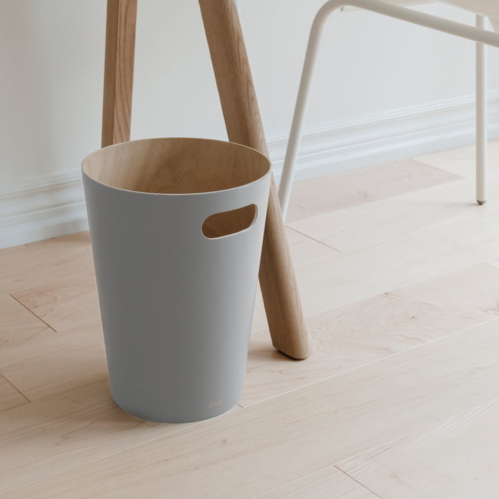 Corbeille à papier Umbra en bois gris