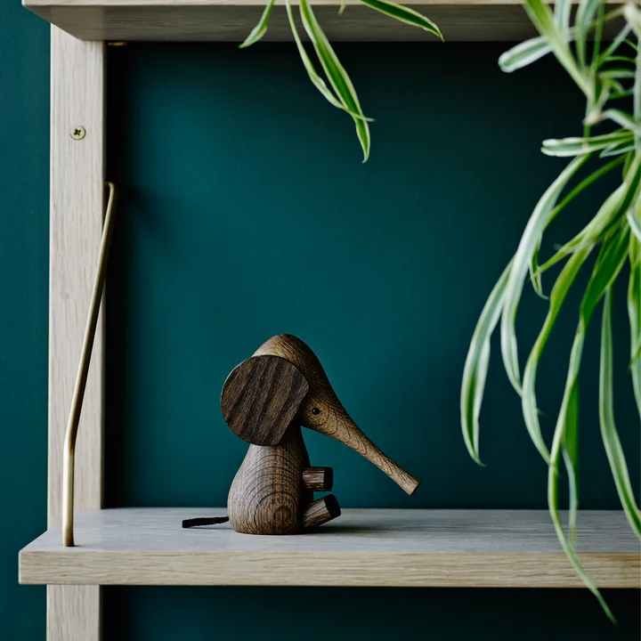 Gunnar Flørning Baby Elephant figure en bois H 11 cm par Lucie Kaas fumé en chêne.
