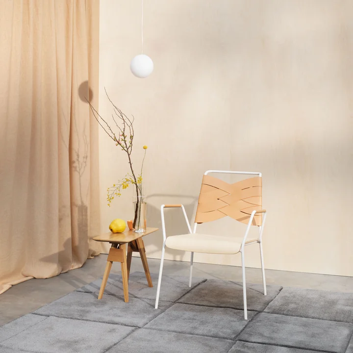 Arco Table d'appoint, chêne - Chaise Torso, frêne / naturel