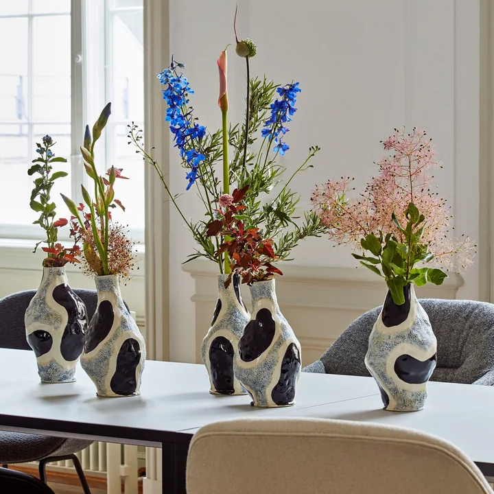 Vase Jessica Hans, Ø 15 x H 27 cm, vache brillante de HAY avec des fleurs