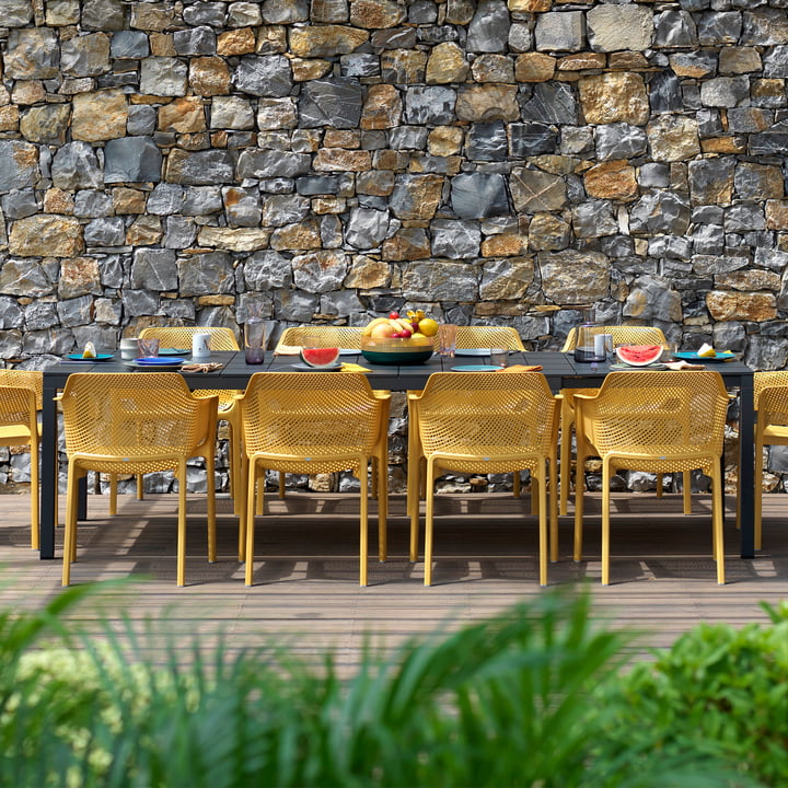 Table Rio de Nardi dans le jardin