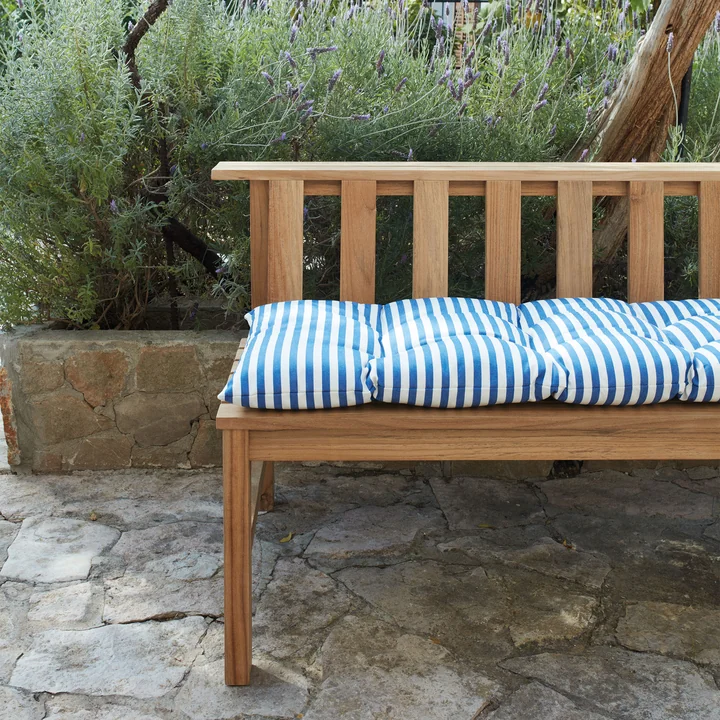 Barriere Coussin d'assise 125 x 43 cm, bleu marine sur le banc Pank de Skagerak
