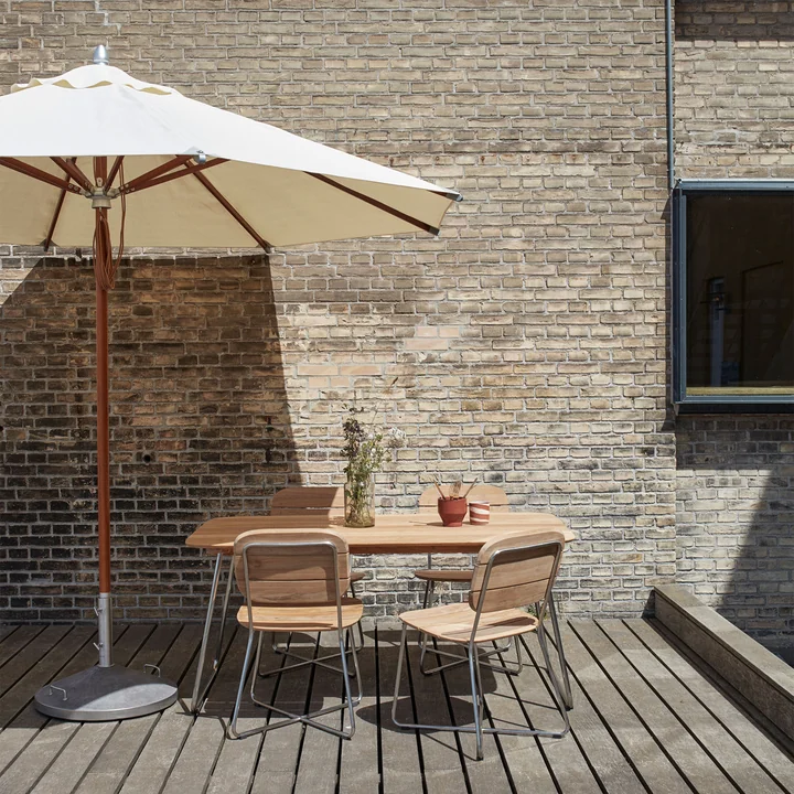 Lilium Série de Skagerak sur la terrasse