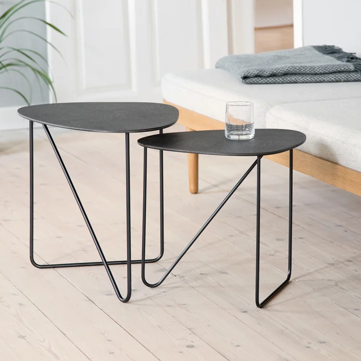 Curve Table d'appoint M, Hippo noir anthracite / noir par Lind DNA