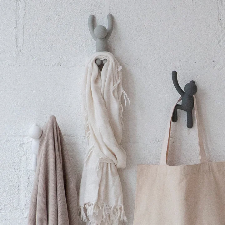 Buddy set de 3 crochets muraux de Umbra en gris / taupe / blanc