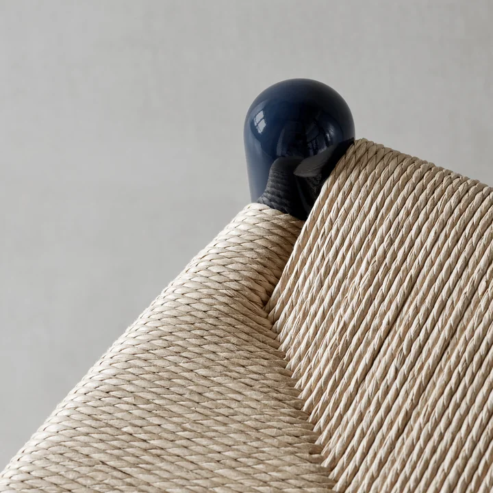 CH24 Wishbone Chair de Carl Hansen en hêtre Glossy Navy Blue / tressage naturel (Limited Birthday Edition)