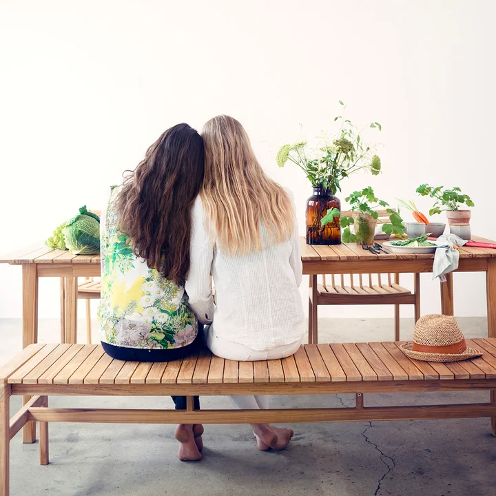 Banc de jardin sans dossier et table de jardin de FDB Møbler